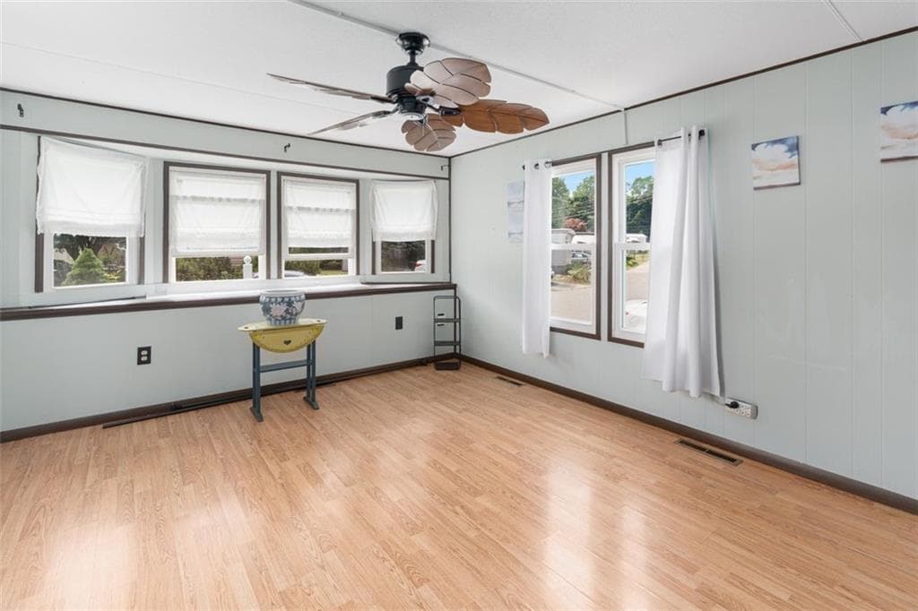 979 unit 8 Tollgate Road photo 6