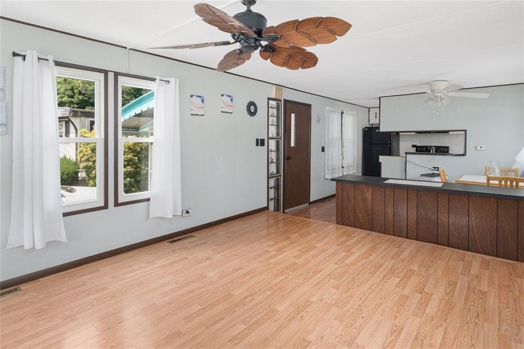 979 unit 8 Tollgate Road photo 5