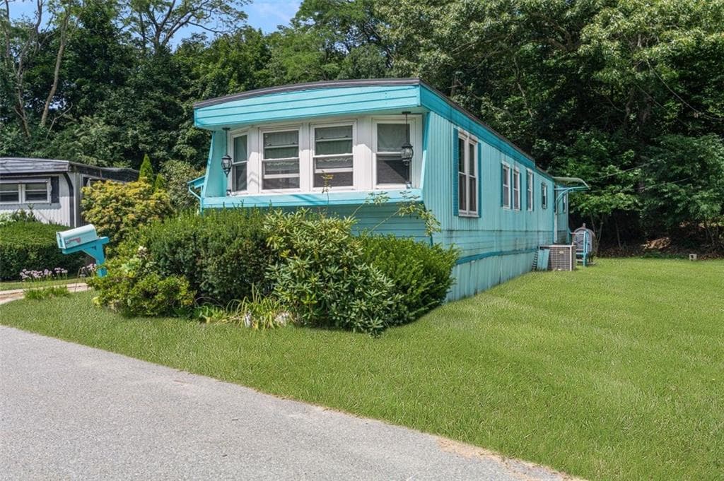 979 unit 8 Tollgate Road photo 25