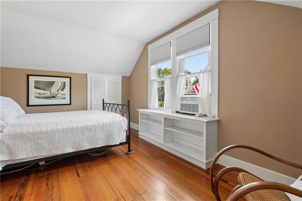 29 Howland Avenue photo 27
