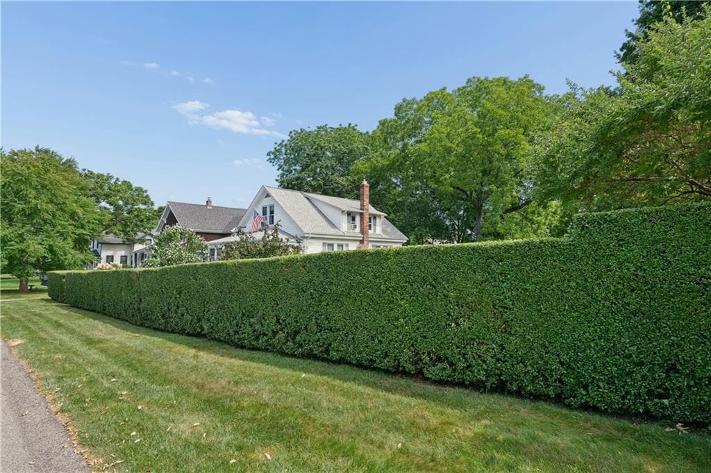 29 Howland Avenue photo 43