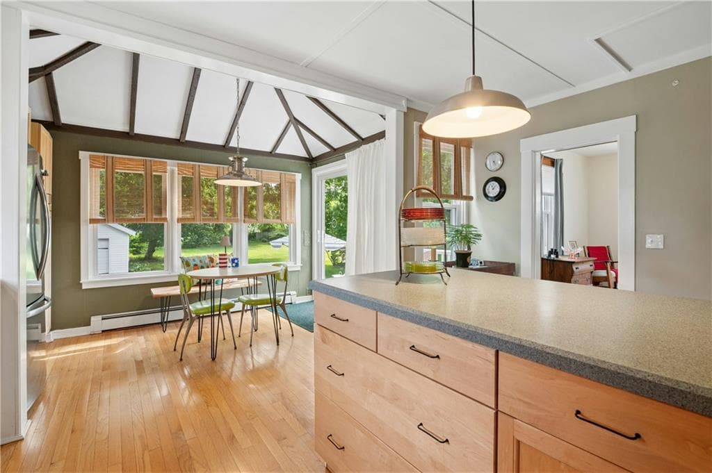 29 Howland Avenue photo 16