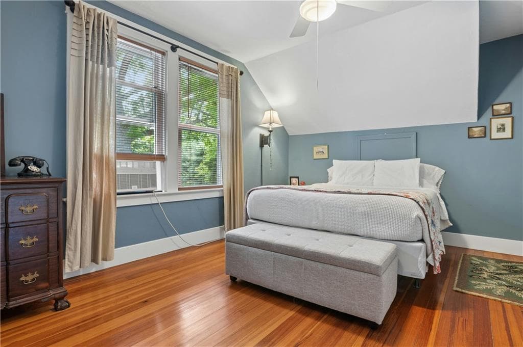 29 Howland Avenue photo 22