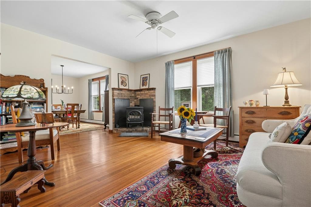 29 Howland Avenue photo 7