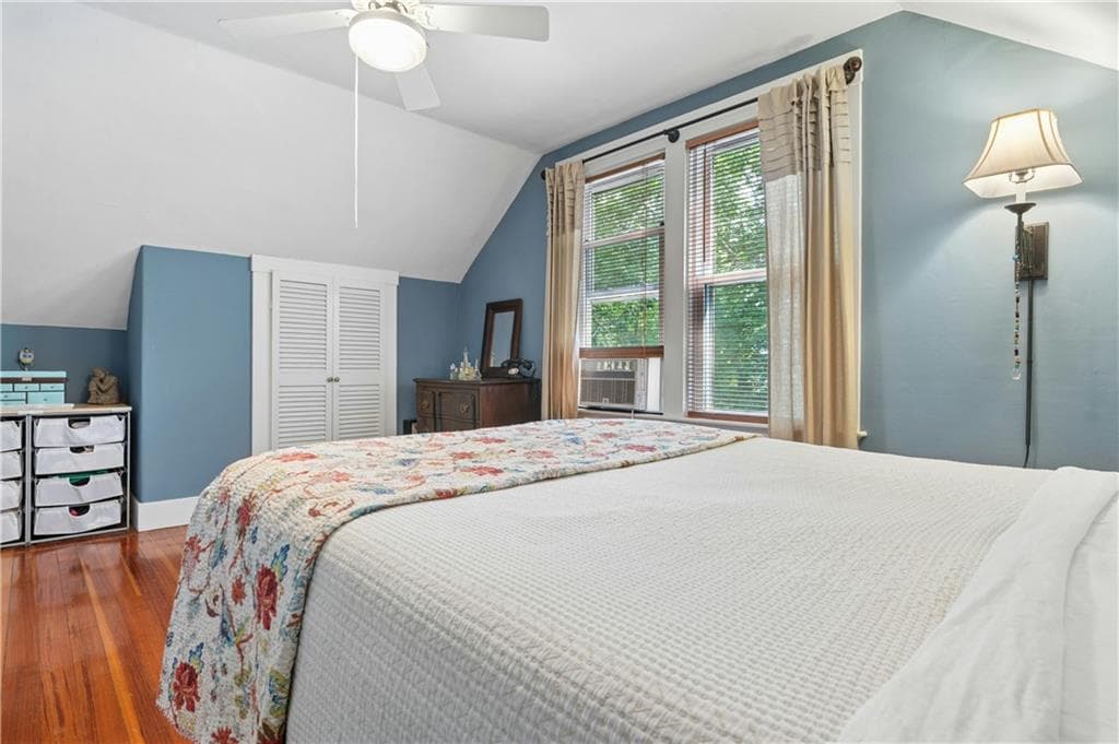 29 Howland Avenue photo 25