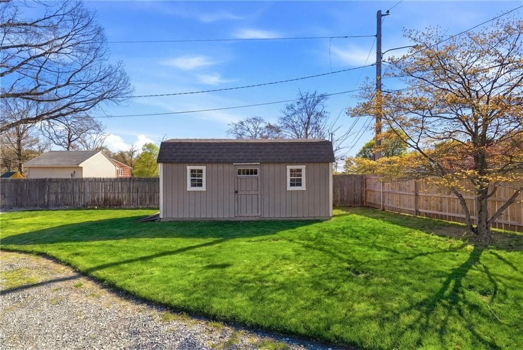 11 Heights Avenue photo 42