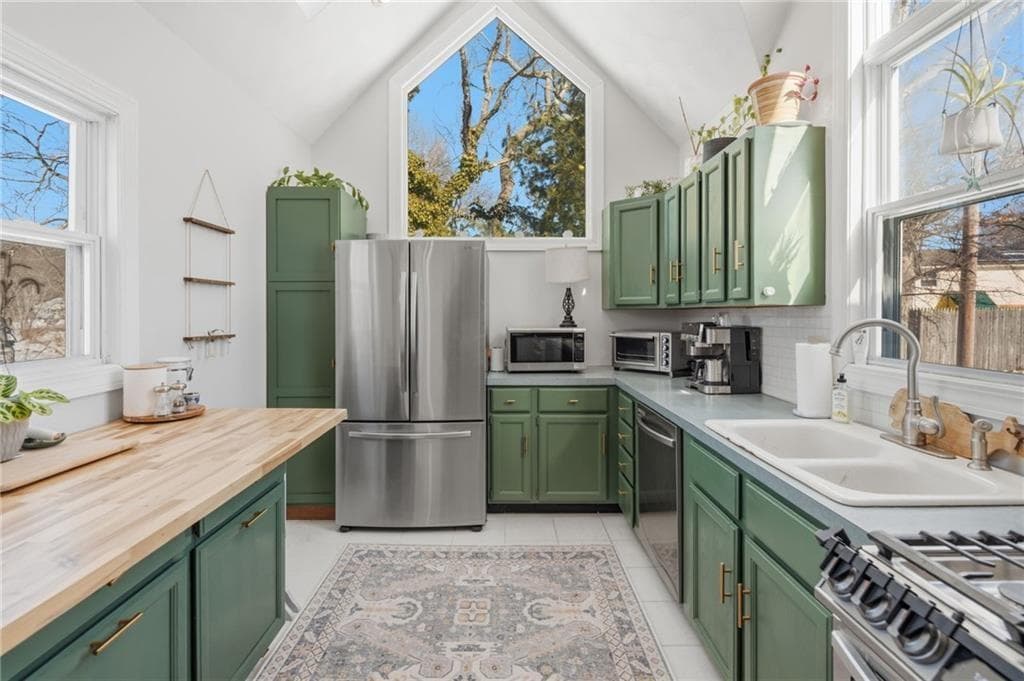 11 Heights Avenue