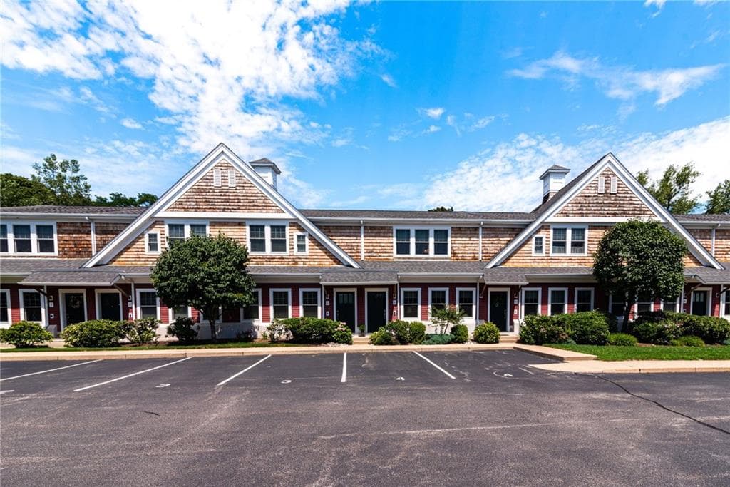 Condominium at 265 Post Road Road UNIT 4, Warwick, photo 3 of 46