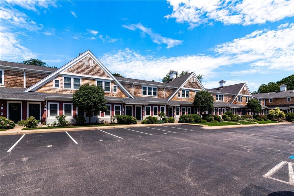 Condominium at 265 Post Road Road UNIT 4, Warwick, photo 4 of 46