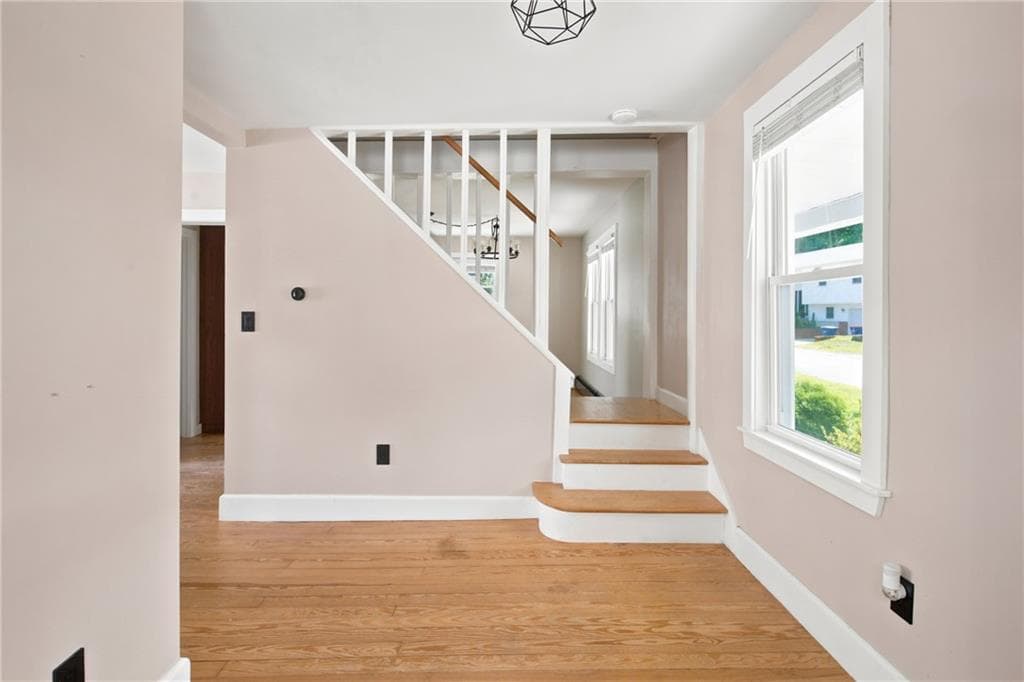 204 Lowell Street photo 3