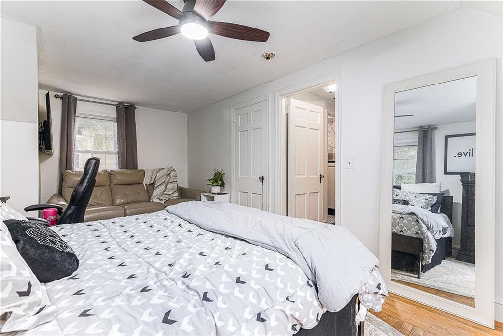1149 Greenwich Avenue photo 23