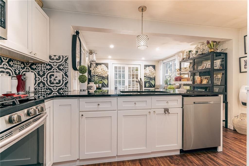 1149 Greenwich Avenue photo 32