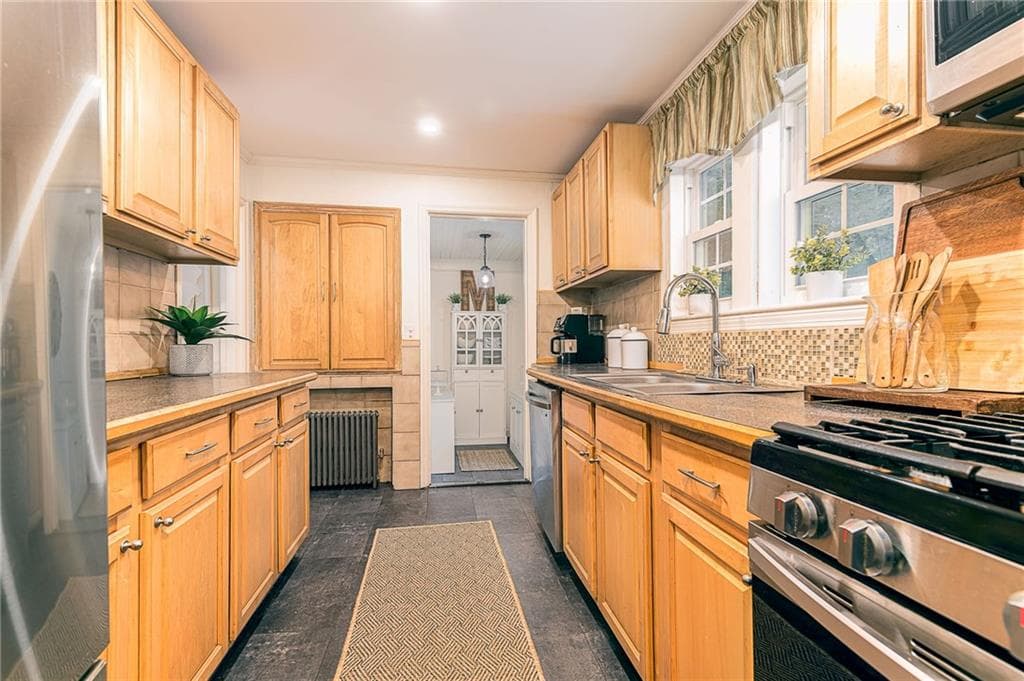 1149 Greenwich Avenue photo 9