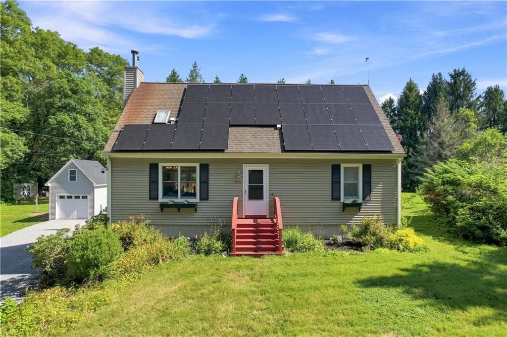 Single Family Residence at 218 Shannock Hill Road, Richmond, photo 2 of 49