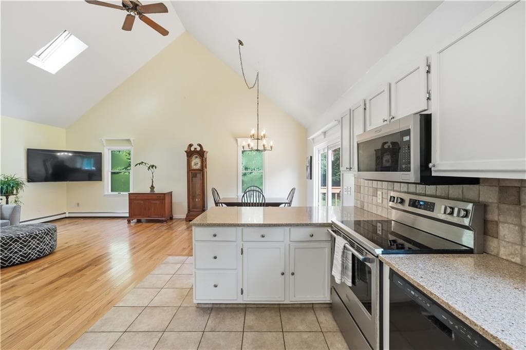 Single Family Residence at 218 Shannock Hill Road, Richmond, photo 10 of 49