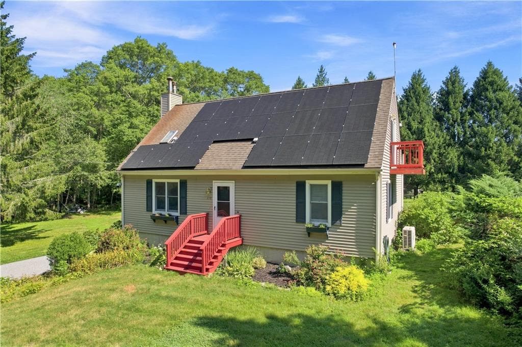 Single Family Residence at 218 Shannock Hill Road, Richmond, photo 4 of 49