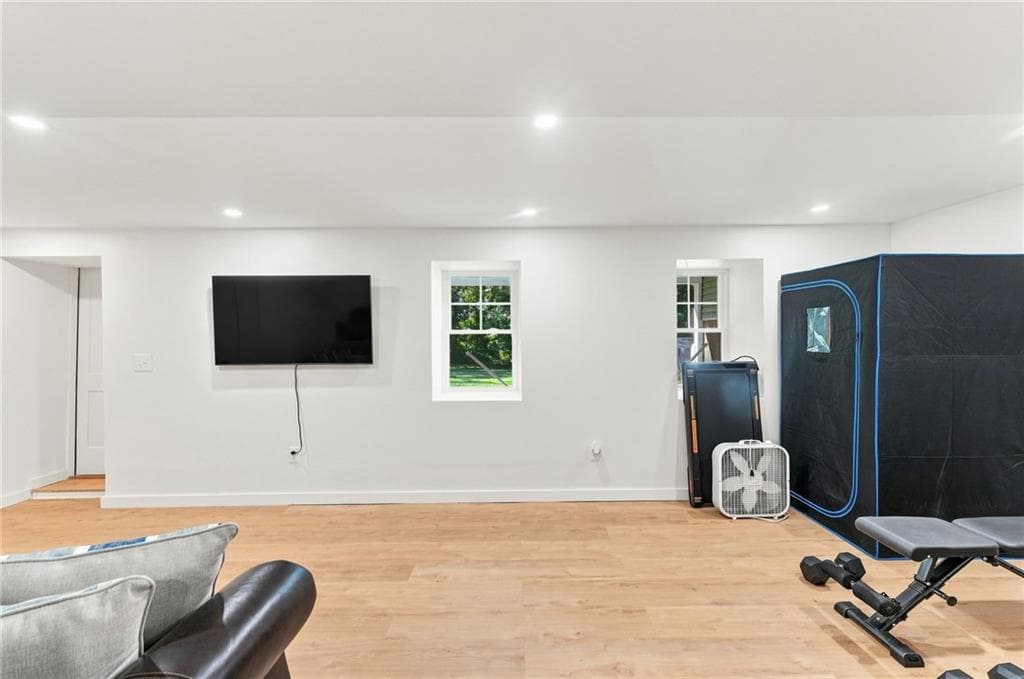 172 Bayview Avenue photo 28