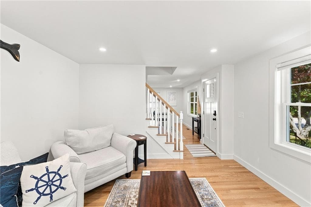 172 Bayview Avenue photo 10