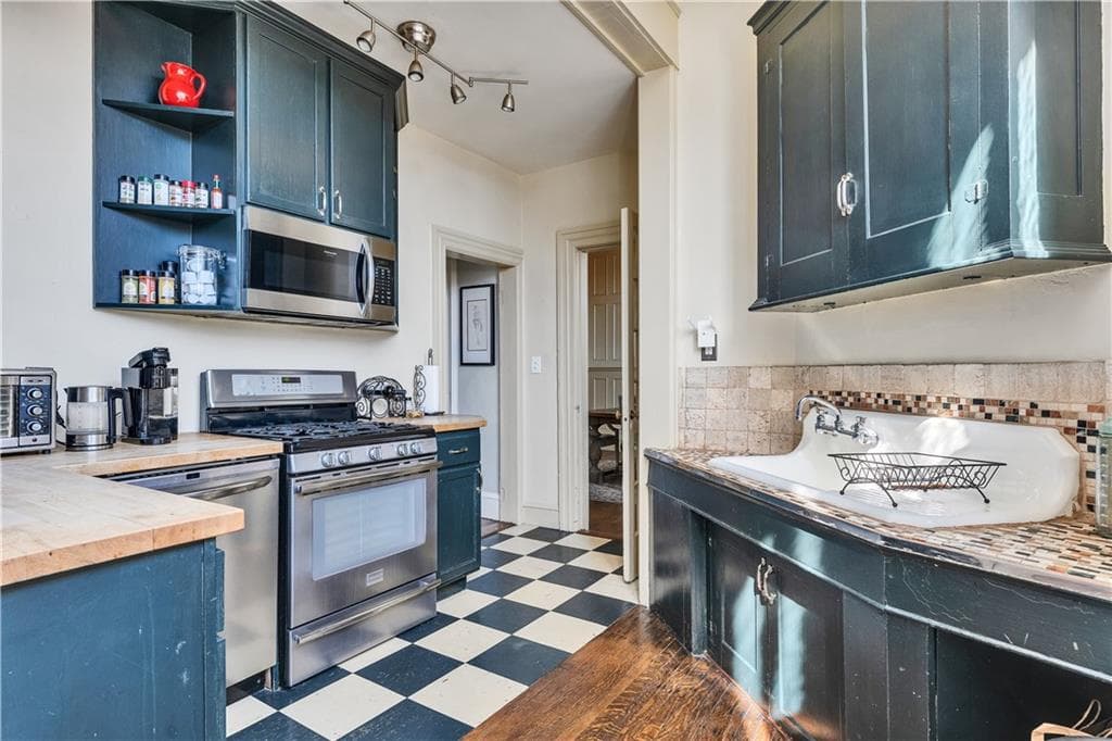 453 Angell Street photo 6
