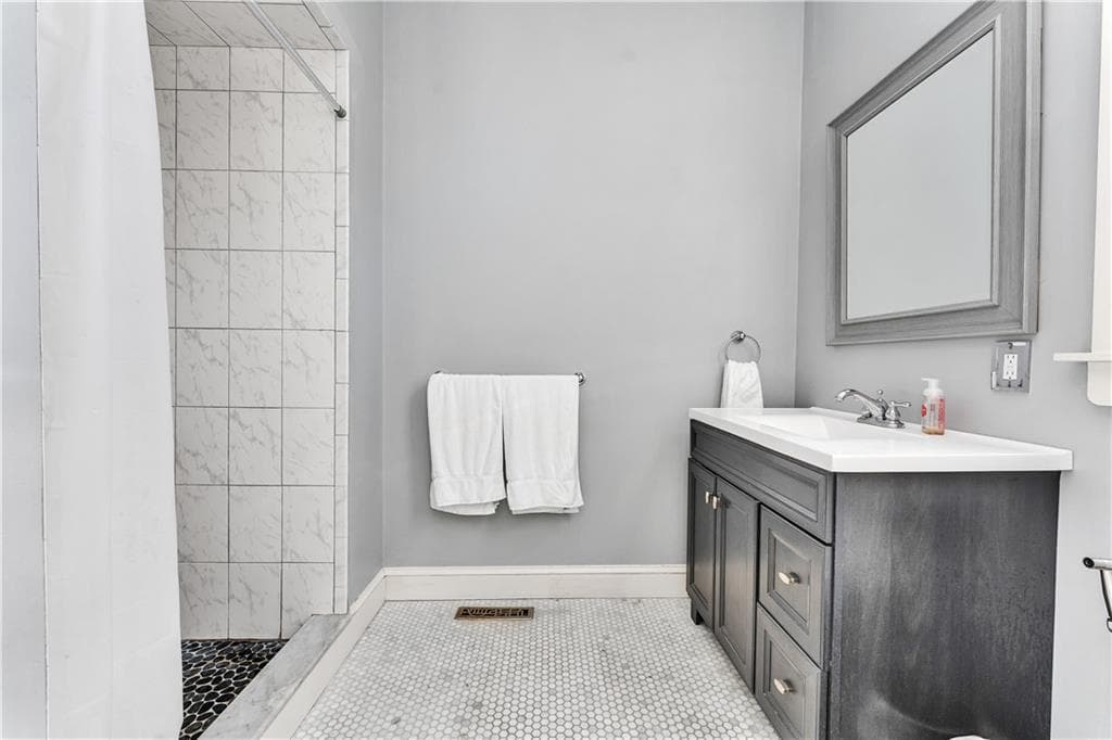 453 Angell Street photo 9
