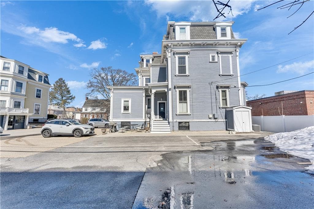 453 Angell Street photo 41