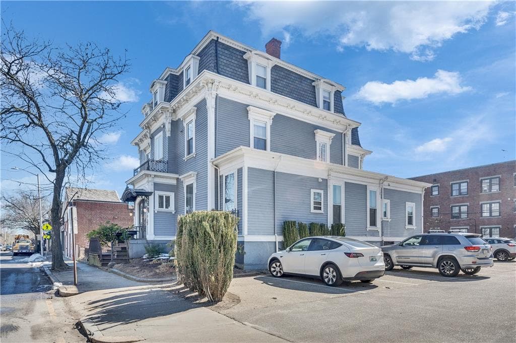 453 Angell Street photo 37