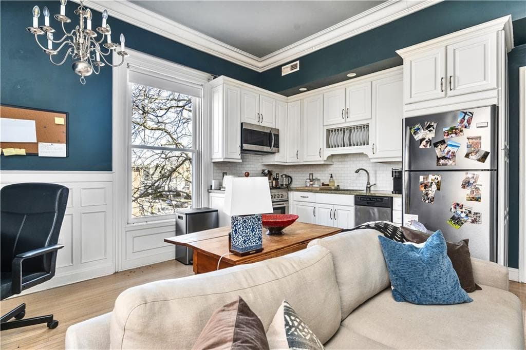 453 Angell Street photo 21