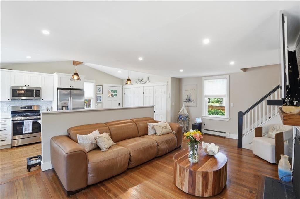 1 Staples Avenue photo 13