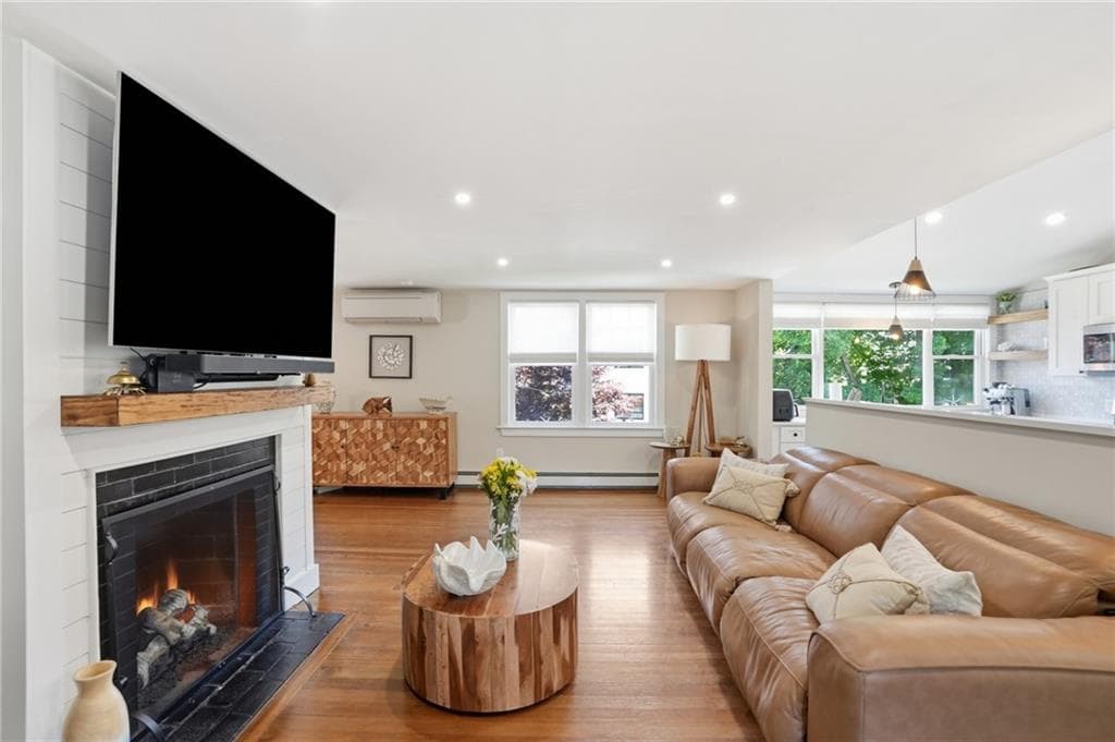 1 Staples Avenue photo 16