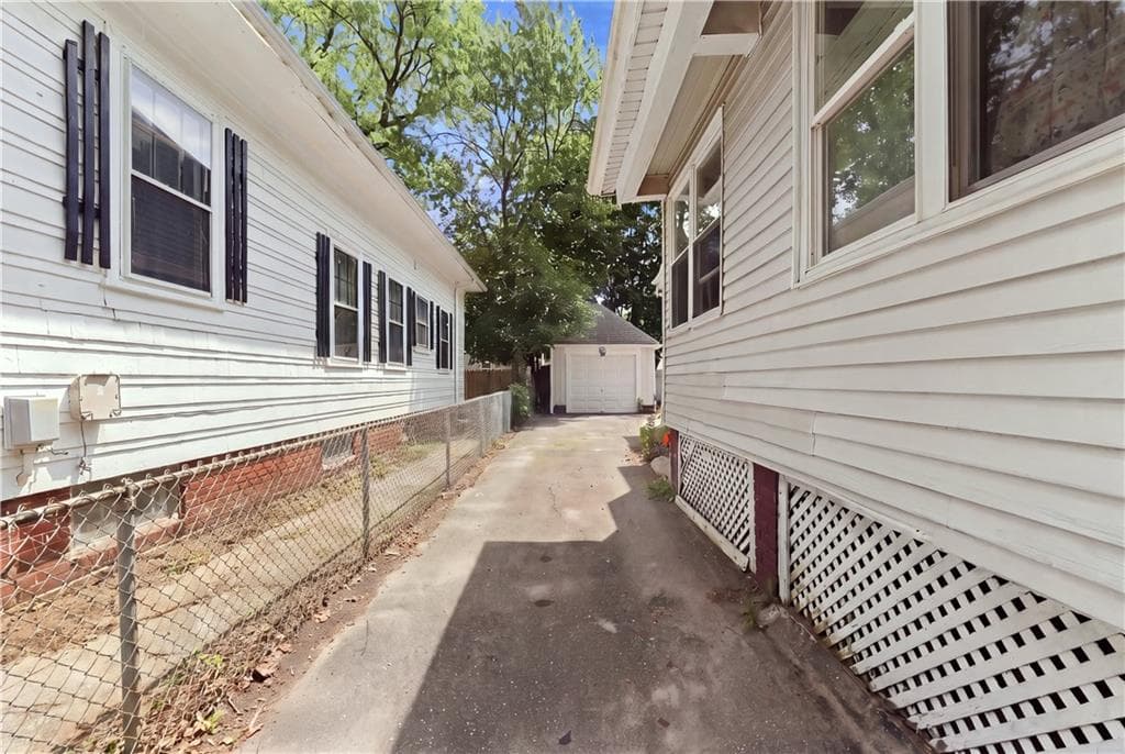 186 California Avenue photo 24