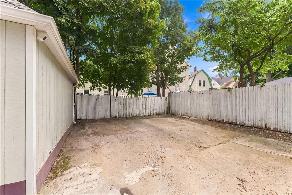 186 California Avenue photo 25