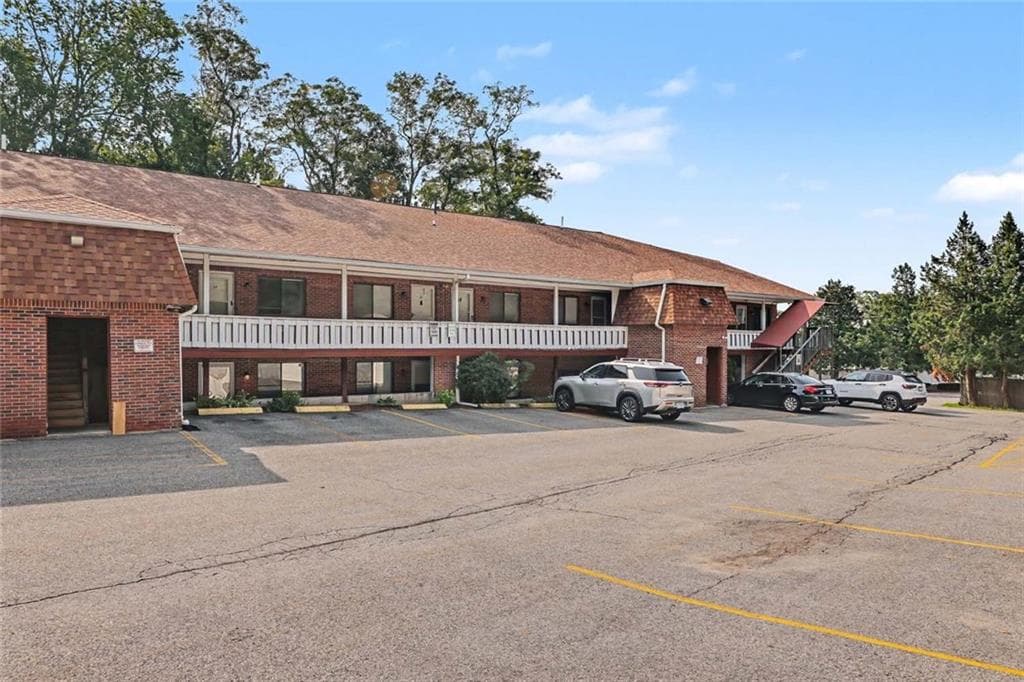 569 Smithfield Road UNIT 9 photo 2