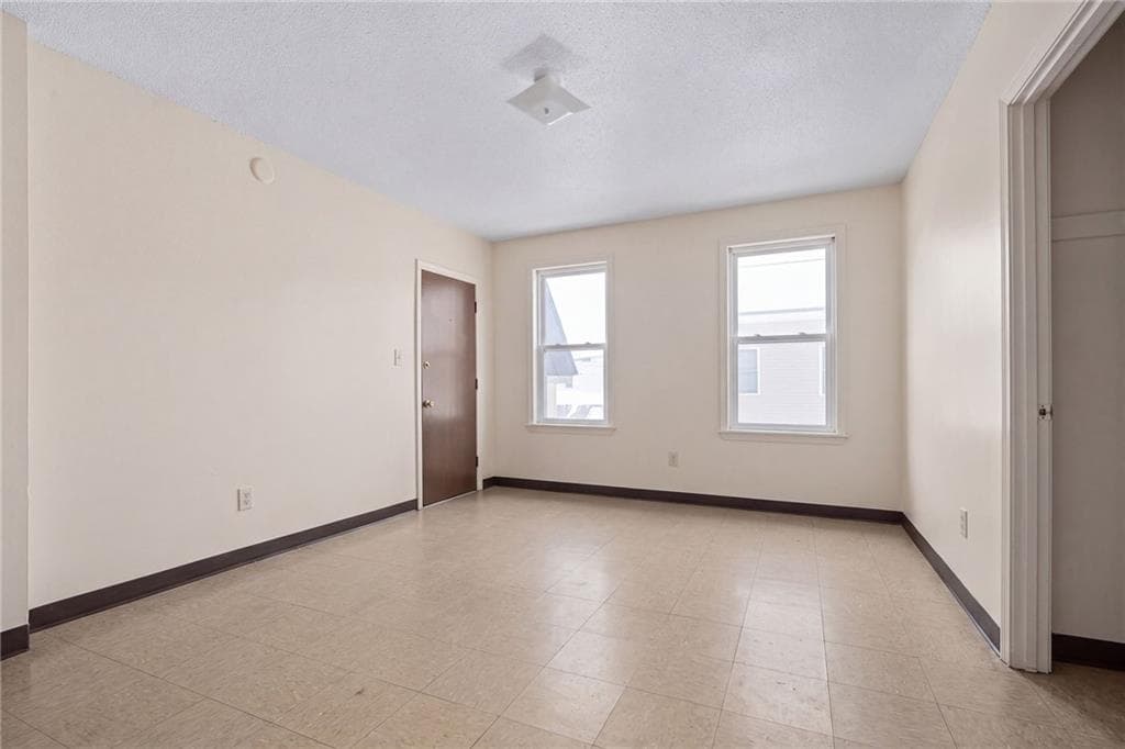 471 485 Pond Street photo 6