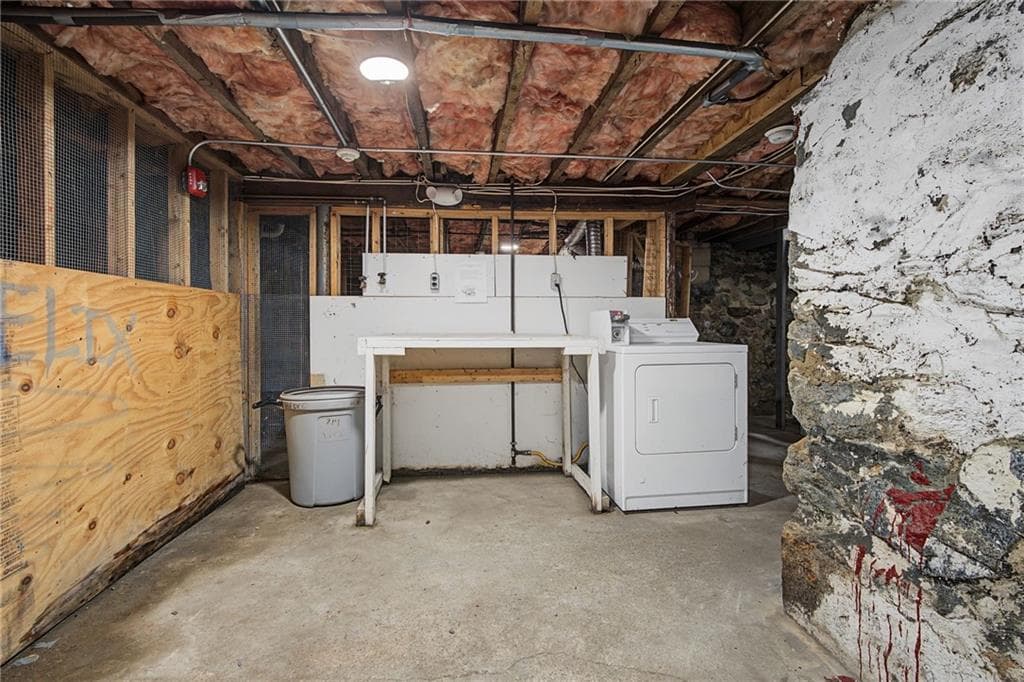 471 485 Pond Street photo 17