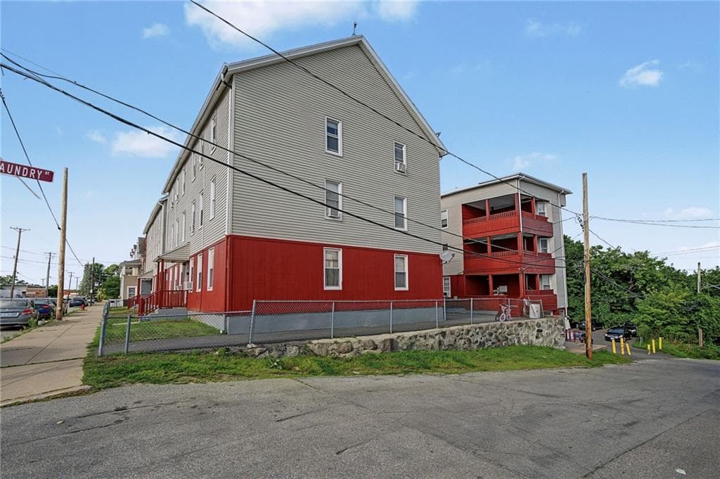 471 485 Pond Street photo 47
