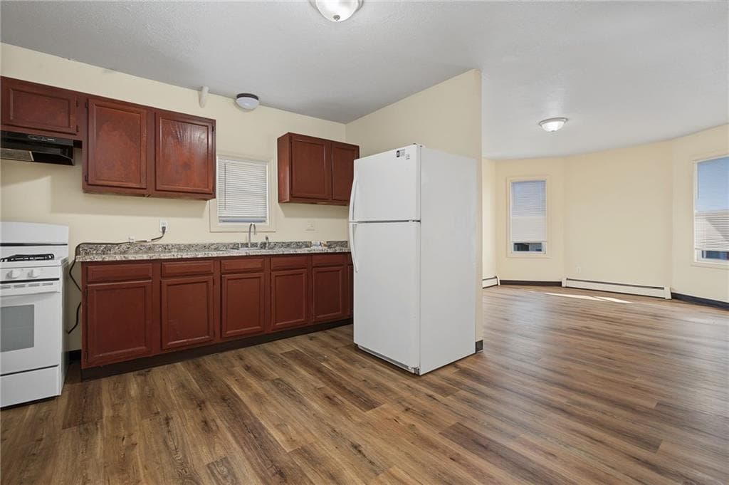 471 485 Pond Street photo 34
