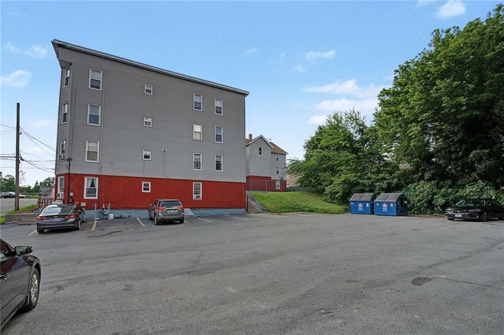 471 485 Pond Street photo 49