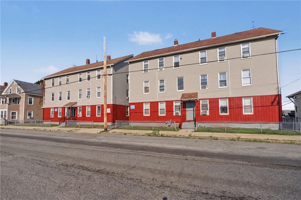 471 485 Pond Street photo 50