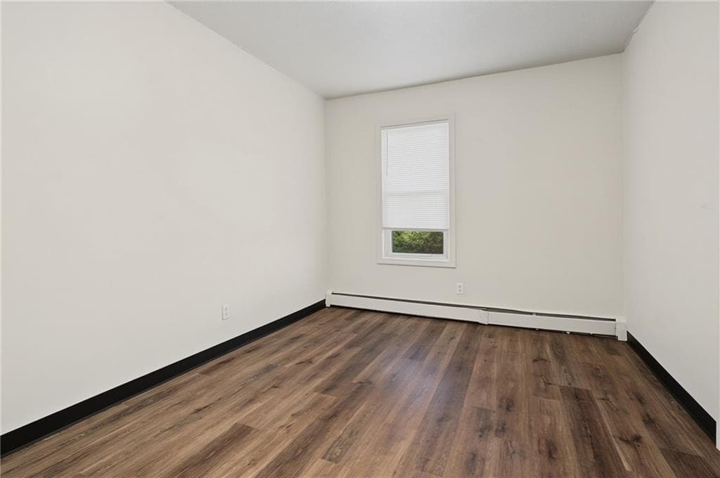 471 485 Pond Street photo 37