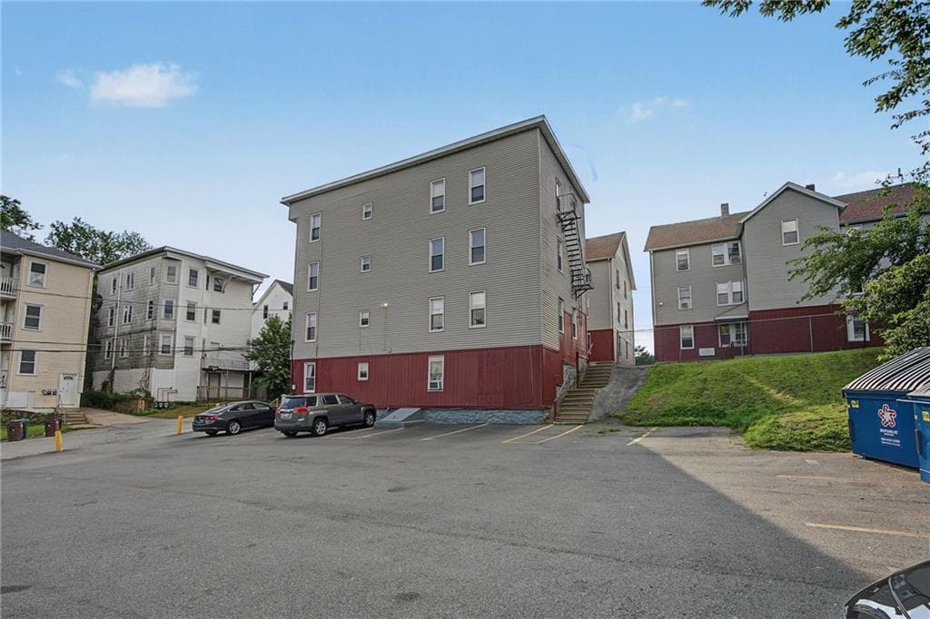 471 485 Pond Street photo 48