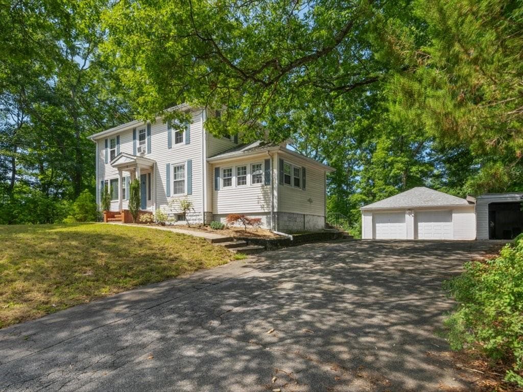 5 Brown Avenue photo 3