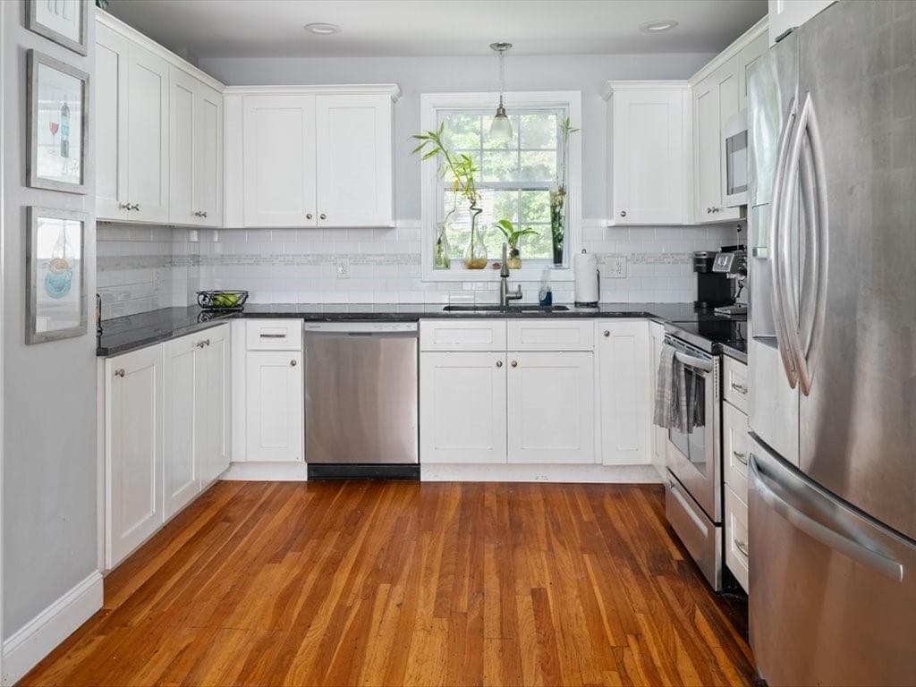 5 Brown Avenue photo 10
