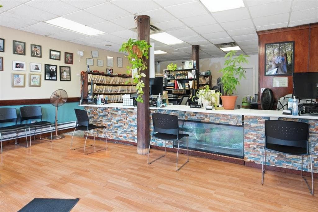 858 Broad Street photo 7