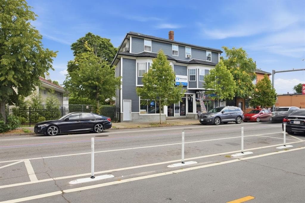 858 Broad Street photo 3