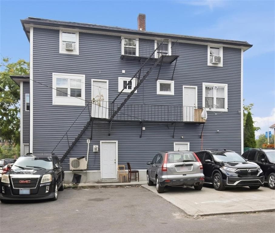 858 Broad Street photo 4