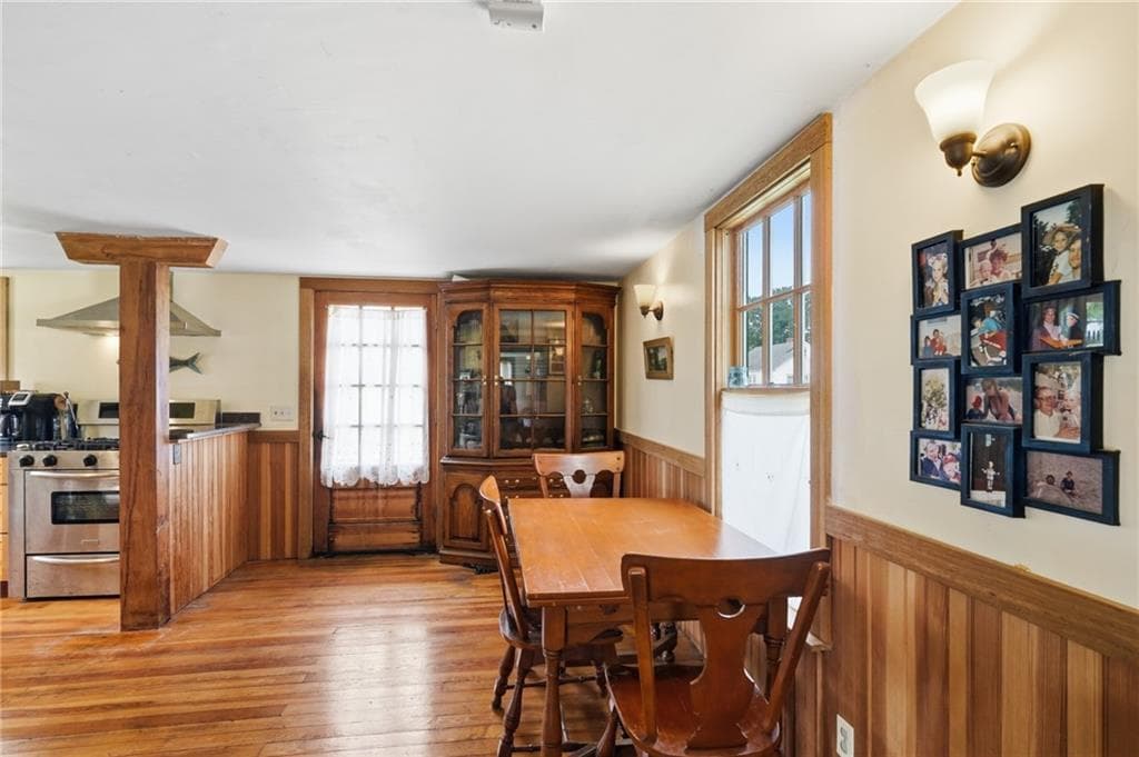 84 Narragansett Street photo 17