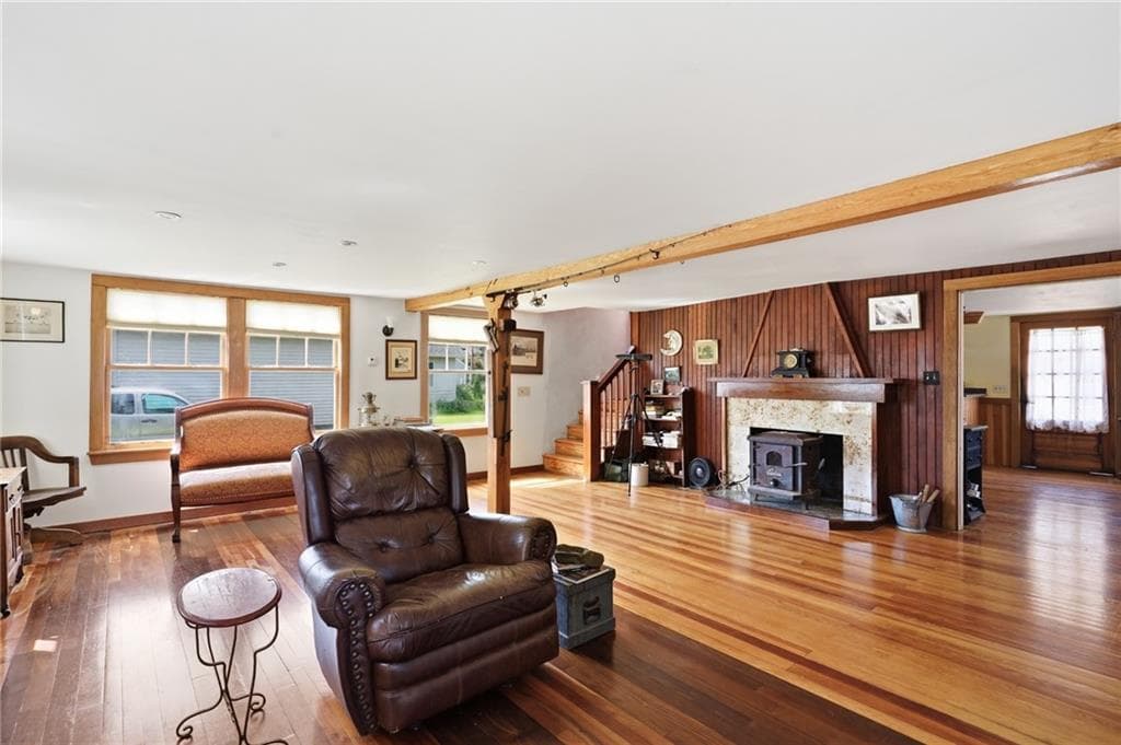 84 Narragansett Street photo 12