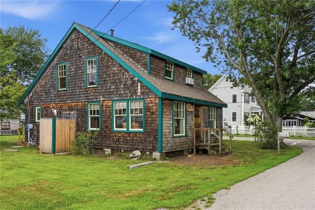 84 Narragansett Street photo 32