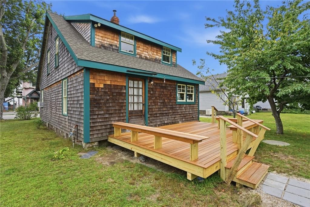 84 Narragansett Street photo 5