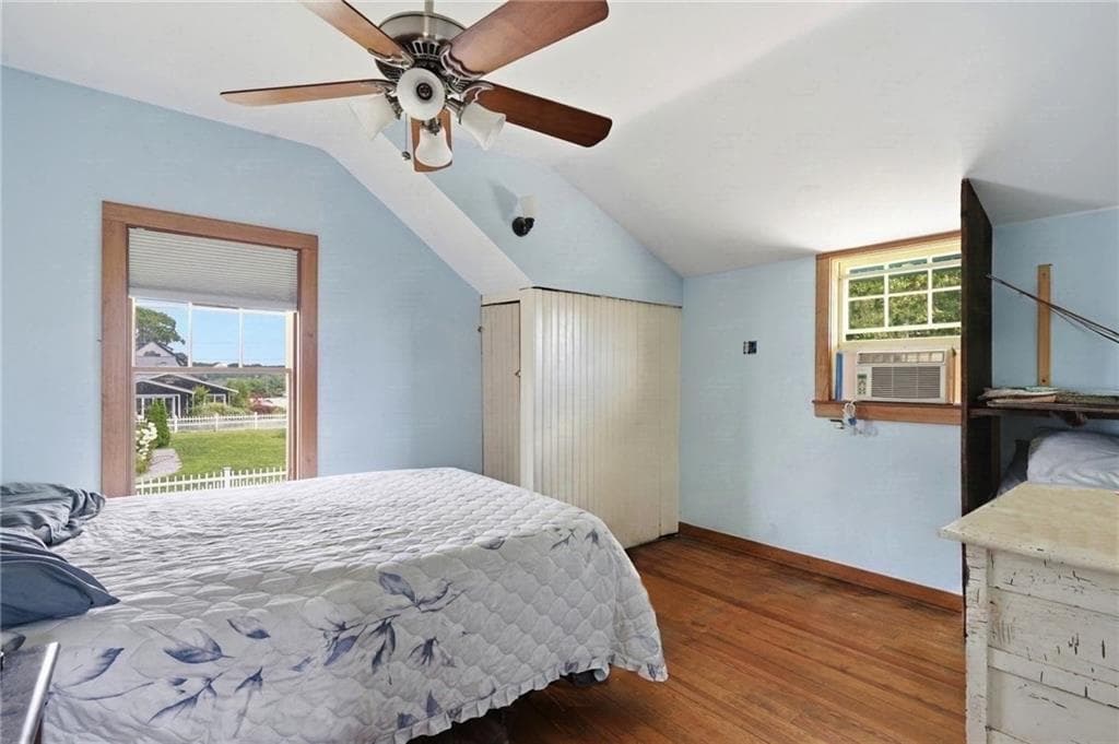 84 Narragansett Street photo 20